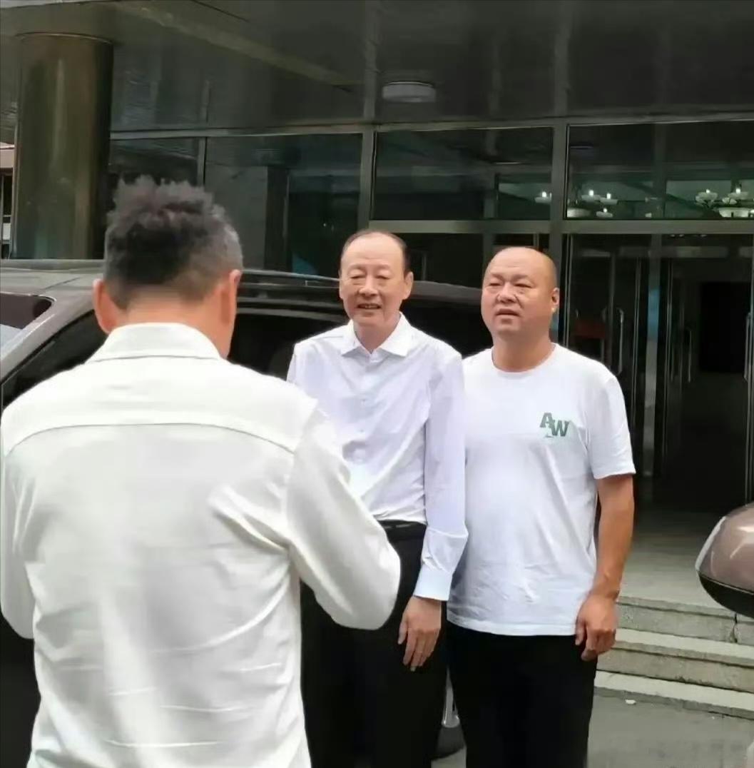 死活叫不出名字。但是特别特别眼熟。叫啥来着。