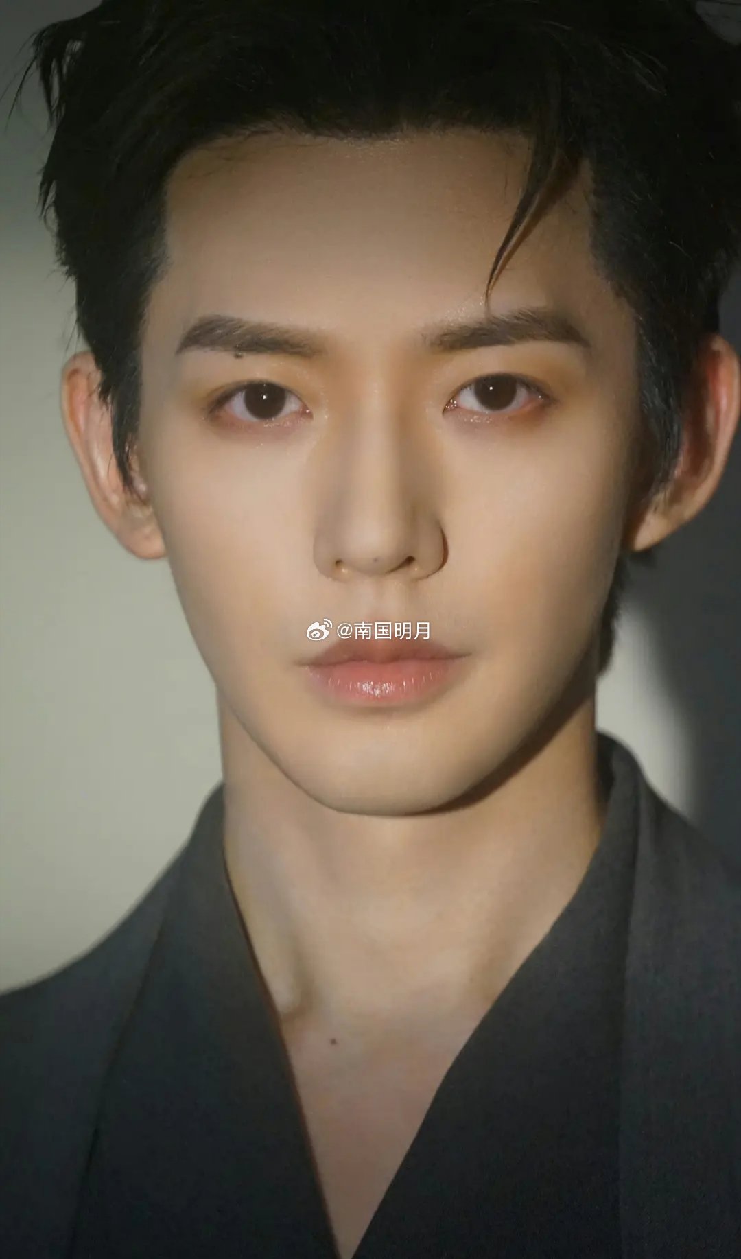 电视剧《百妖谱》女主：艾米男主：邓为题材：古装、奇幻导演：郭敬明(小时代)编剧：