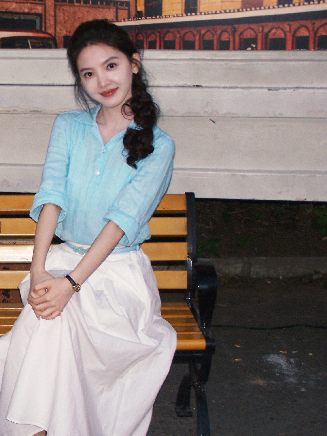 章若楠回应片场拍戏走神 章若楠回应片场拍戏走神:事实如何，你们出来说两句？ 