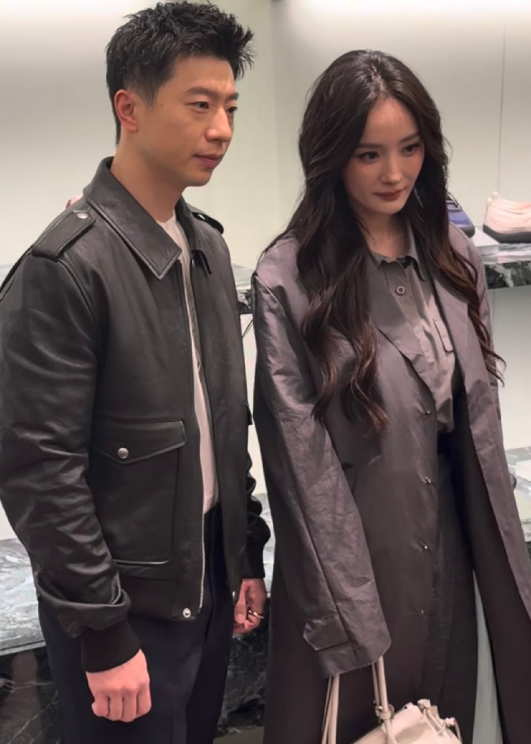 杨幂马龙同框合影杨幂马龙徐若晗翟子路prada活动同框杨幂马龙同框合影啦 