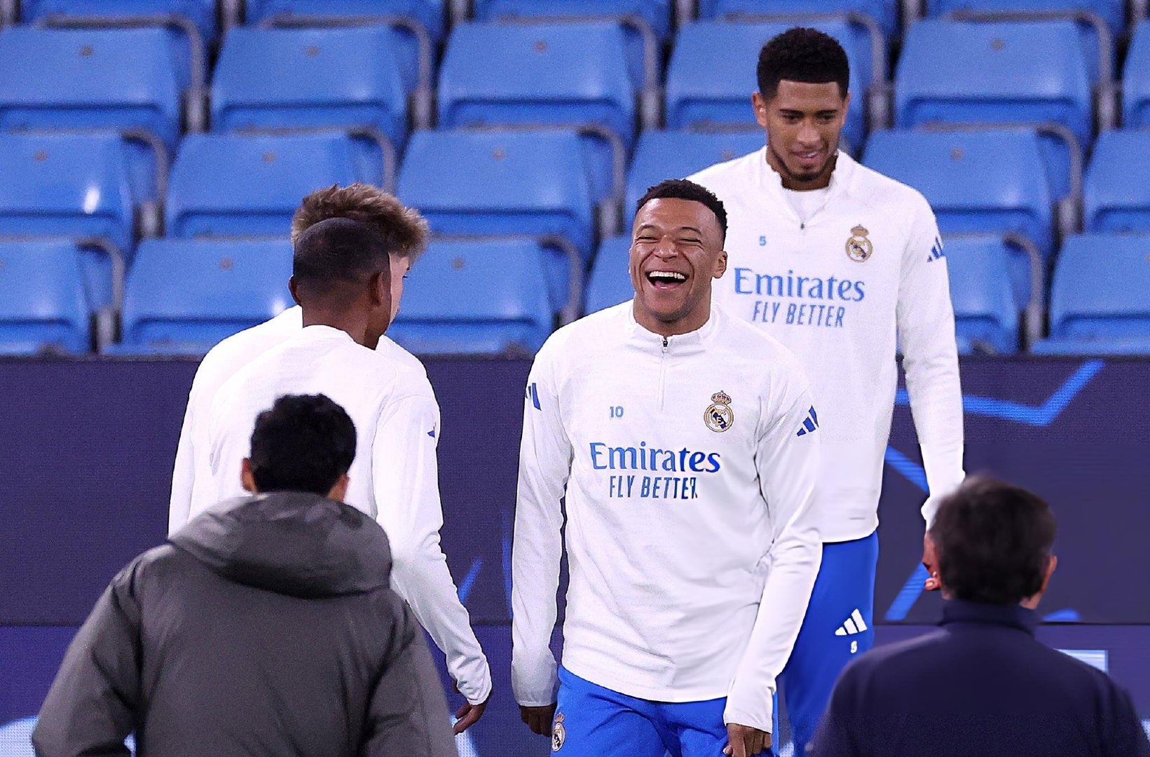 阿斯报：姆巴佩今天将坐在替补席上，但如果需要，他将在下半场替补出场。halama