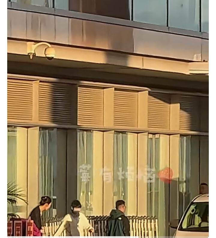 国乒主力选手平安落地北京！
刚刚，包揽印度亚锦赛男团、女团冠军的国乒主力选手从印