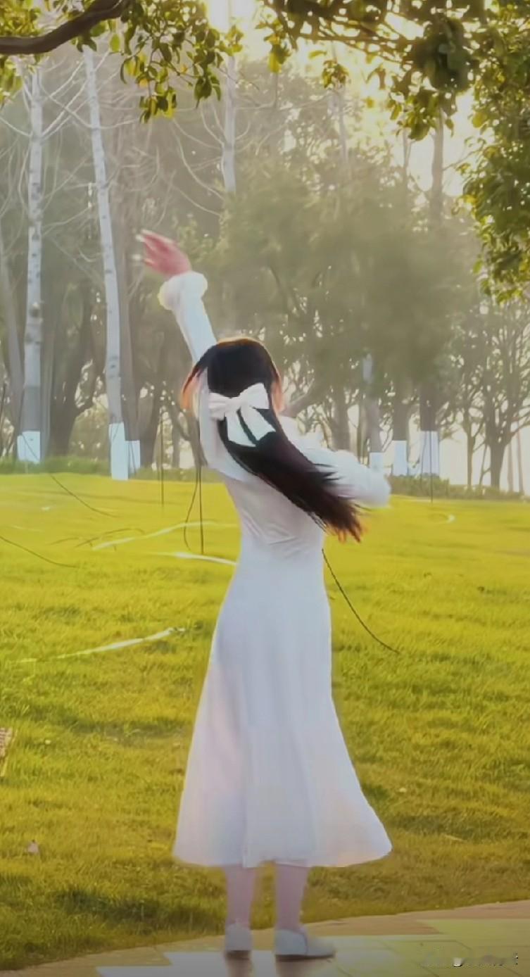 格局从不是装出来的，是言行里的自然流露。
 
人这一生，格局从无关身份地位，只藏