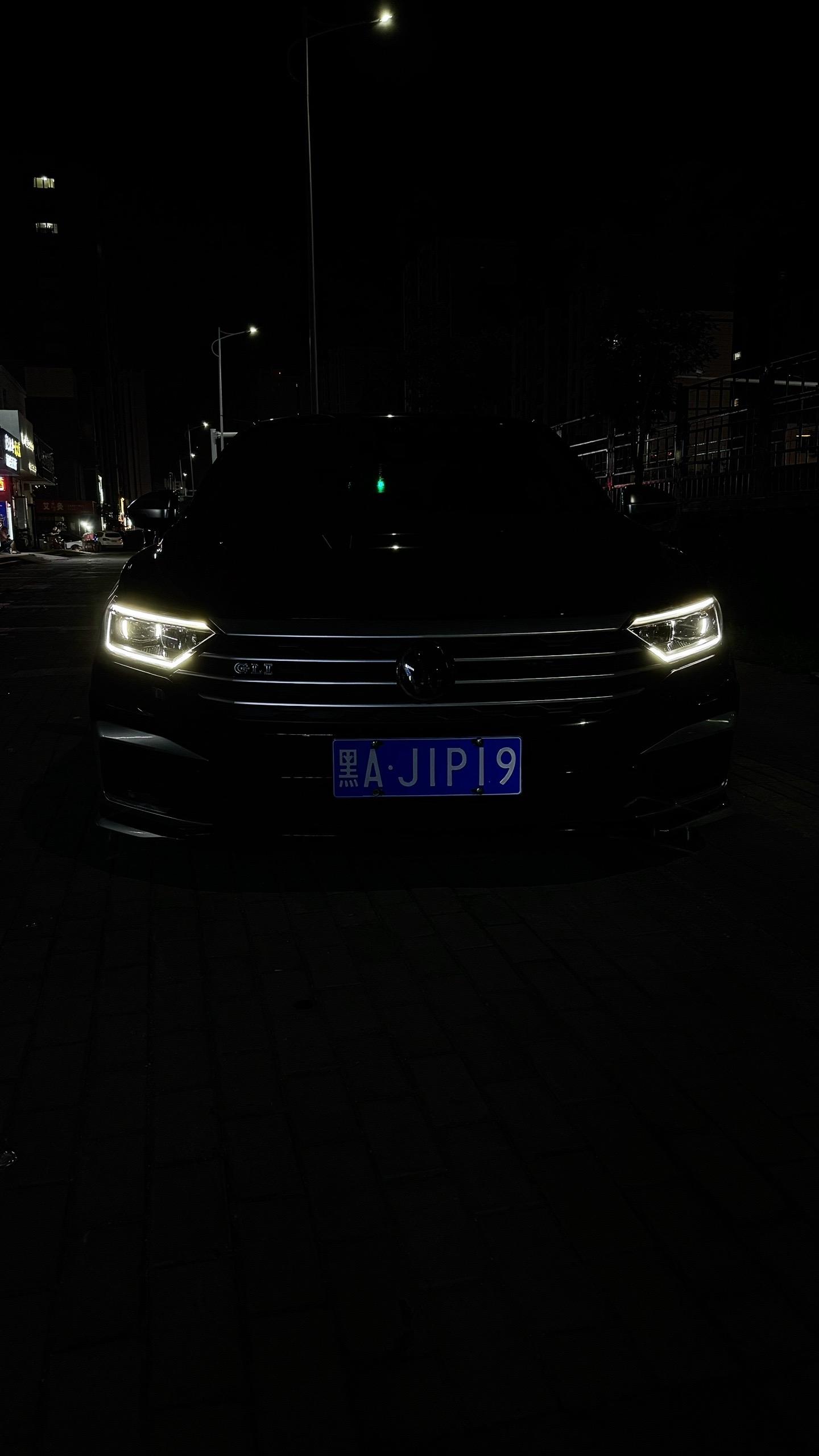 请问各位老铁能看出来什么车吗