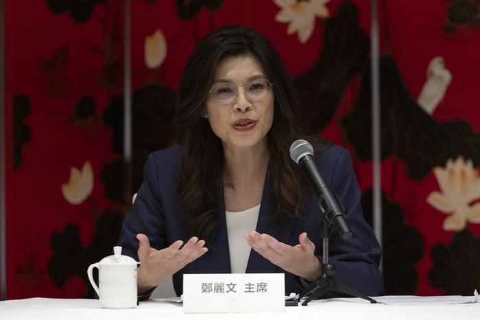 7800亿对美军购案过关，但赖清德的天价“保护费”被砍了一大截，美国急眼了
 
