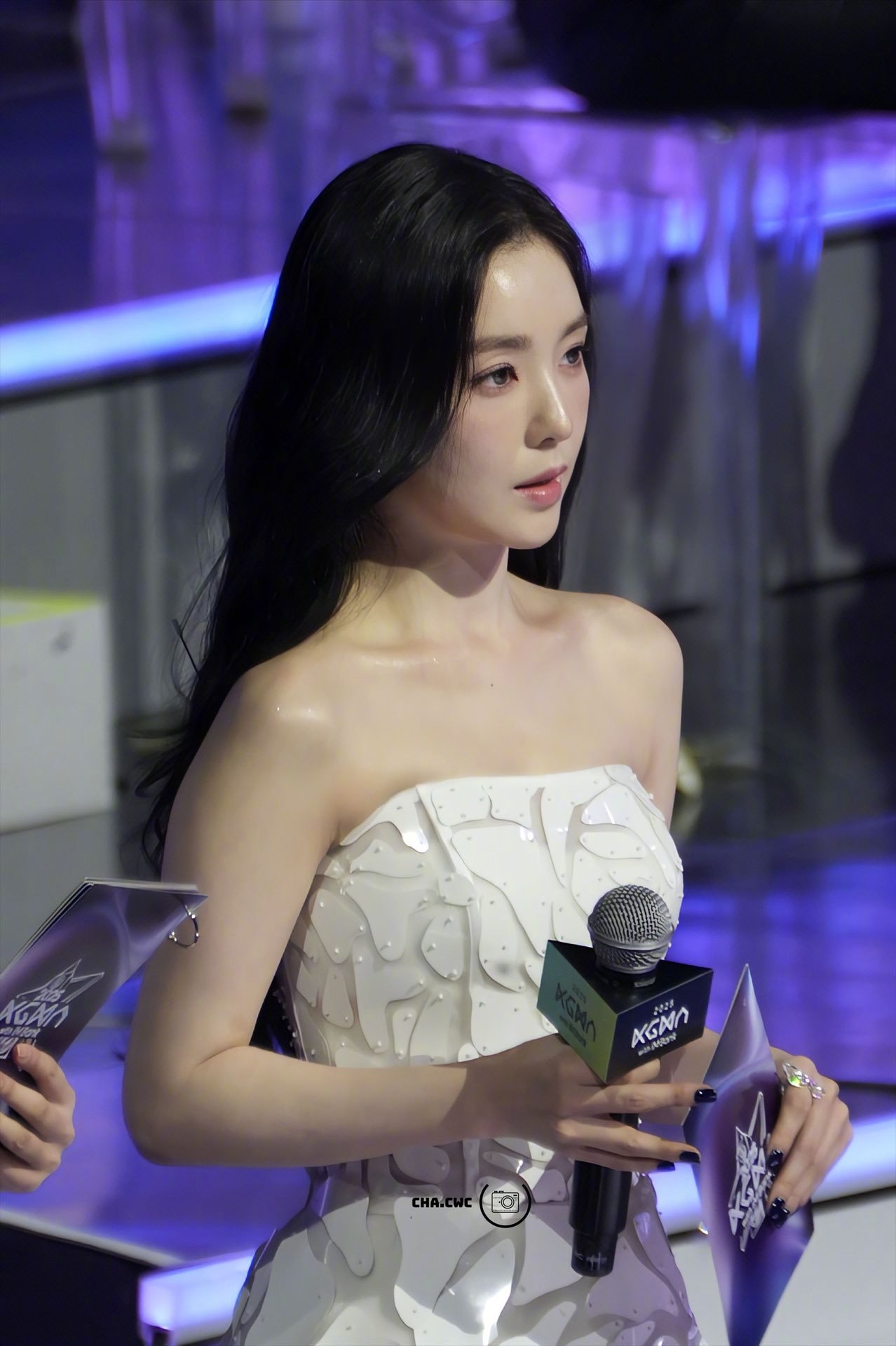 【Theqoo】昨日KGMA颁奖礼MC Irene的美貌 