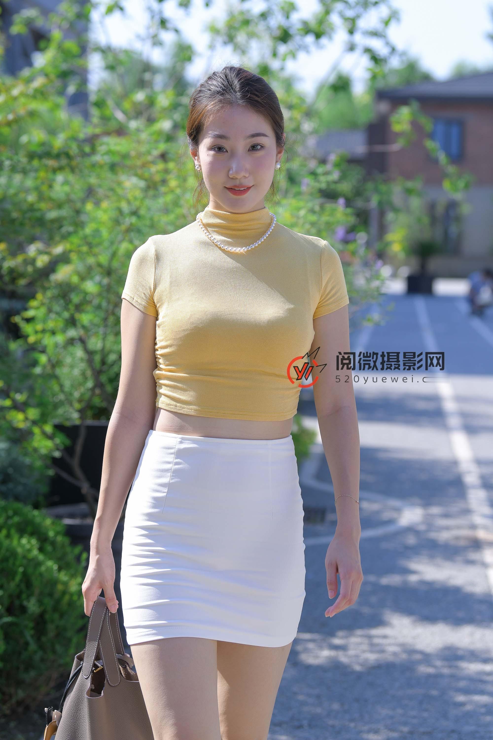 M1102 白色修身短裙 ​​​