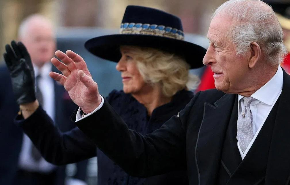 本是英美两国之间的国事访问，摇身一变成为盟友关系调整的政治舞台。查尔斯三世到访美