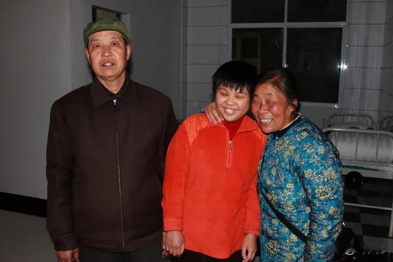 大孙女马上就要中考了，学习任务很重，压力自然也很大。
咱们老的呢，也没法为他们排