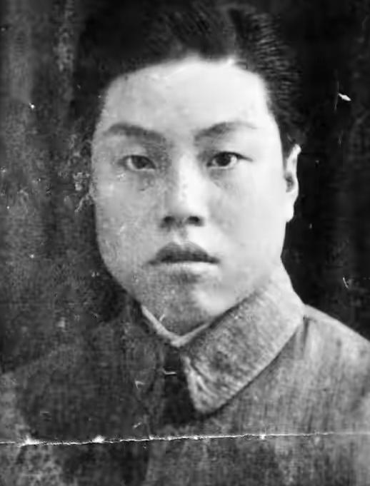 除了聂曦，吴石还有1位副官。聂曦跟吴石一起英勇就义后，吴石的另一位副官，61天后