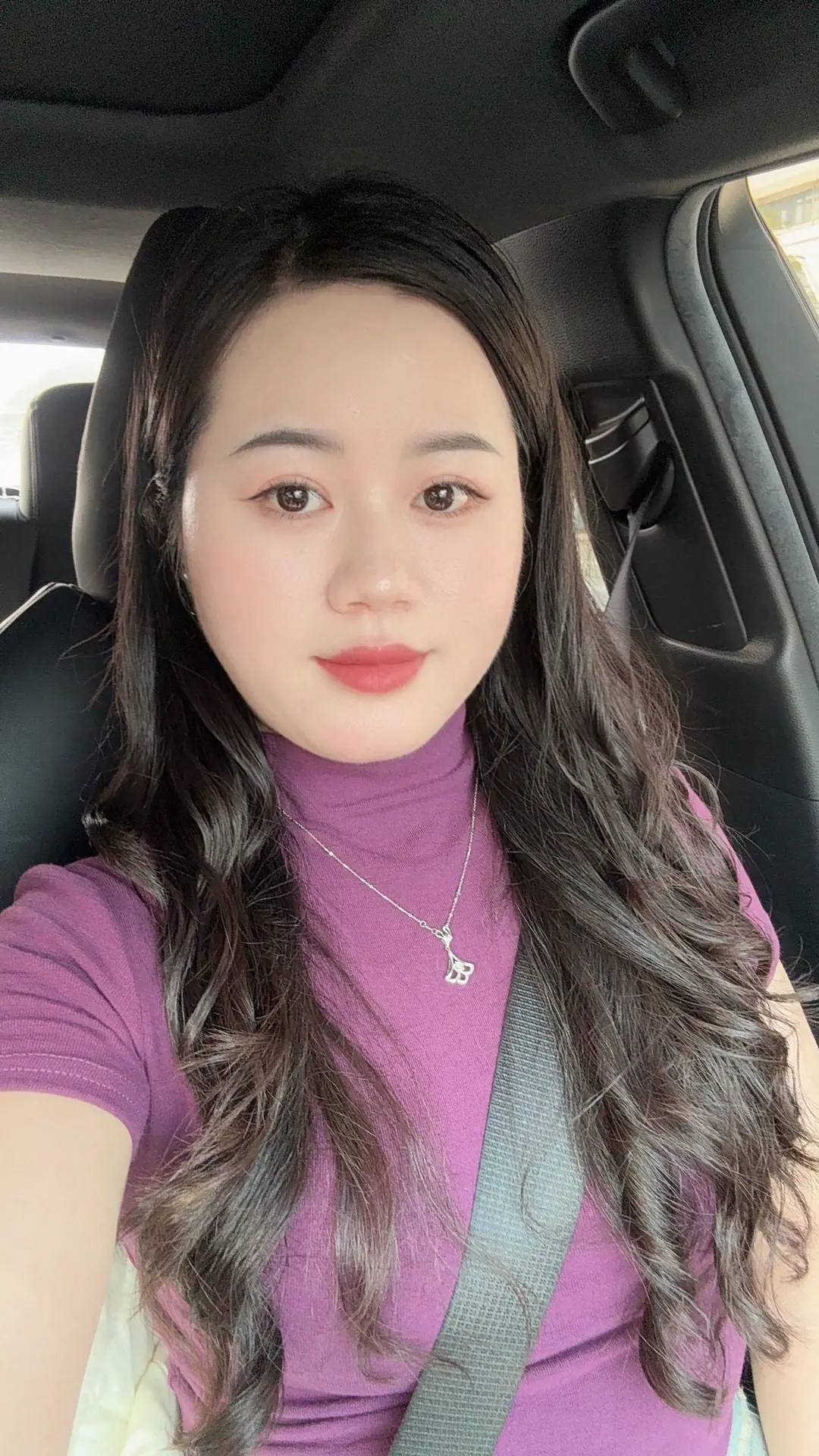 穿紫色衣服做气质女人