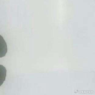 0000善良是跨越距离的桥梁，在社交平台上，遇到陷入困境求助的陌生人，不急于质疑