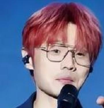 李荣浩《李白》再次翻红，是歌曲自身品质、社会情绪共鸣、版权维权事件、新媒体传播等