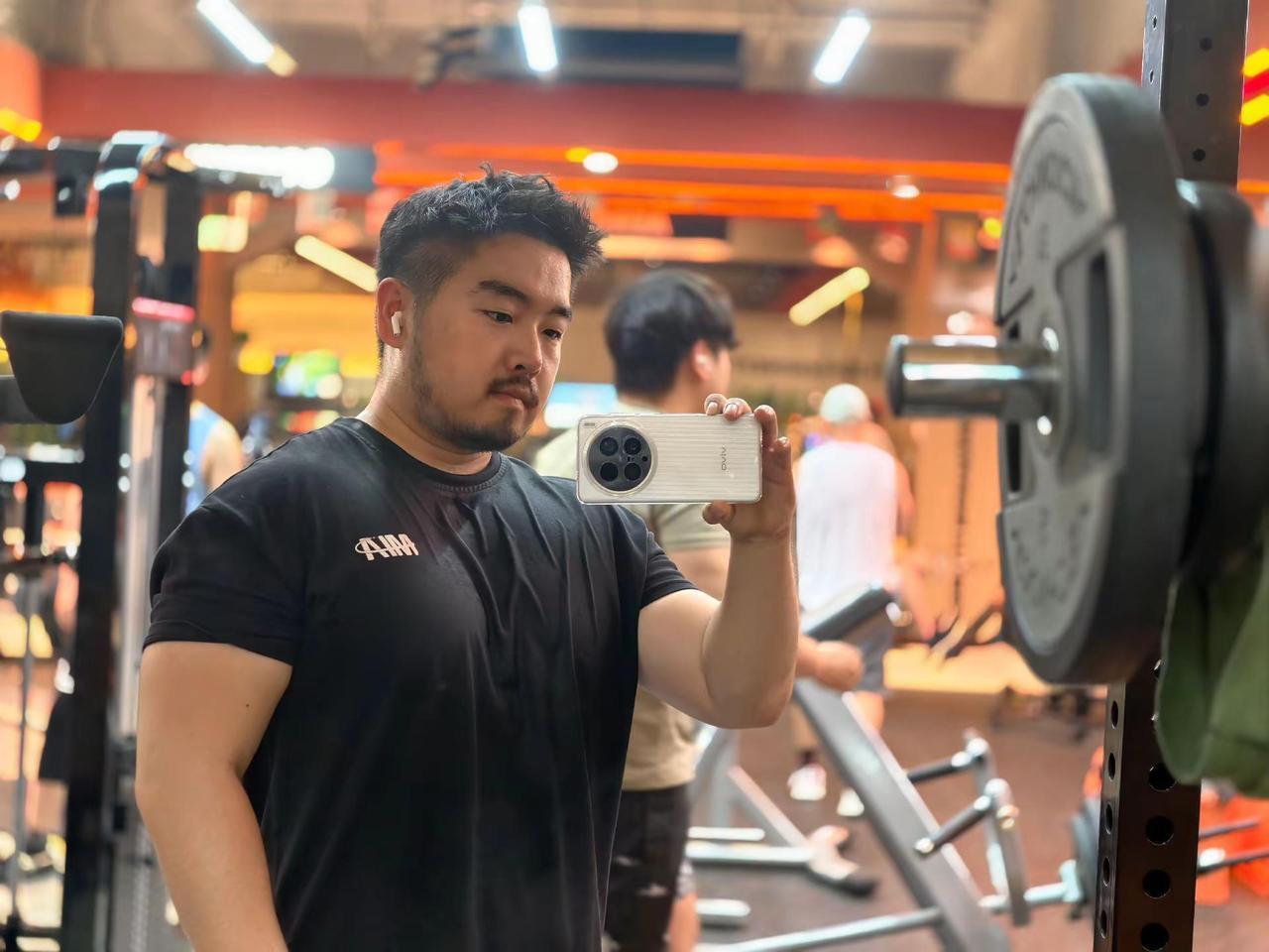 左滑穿衣