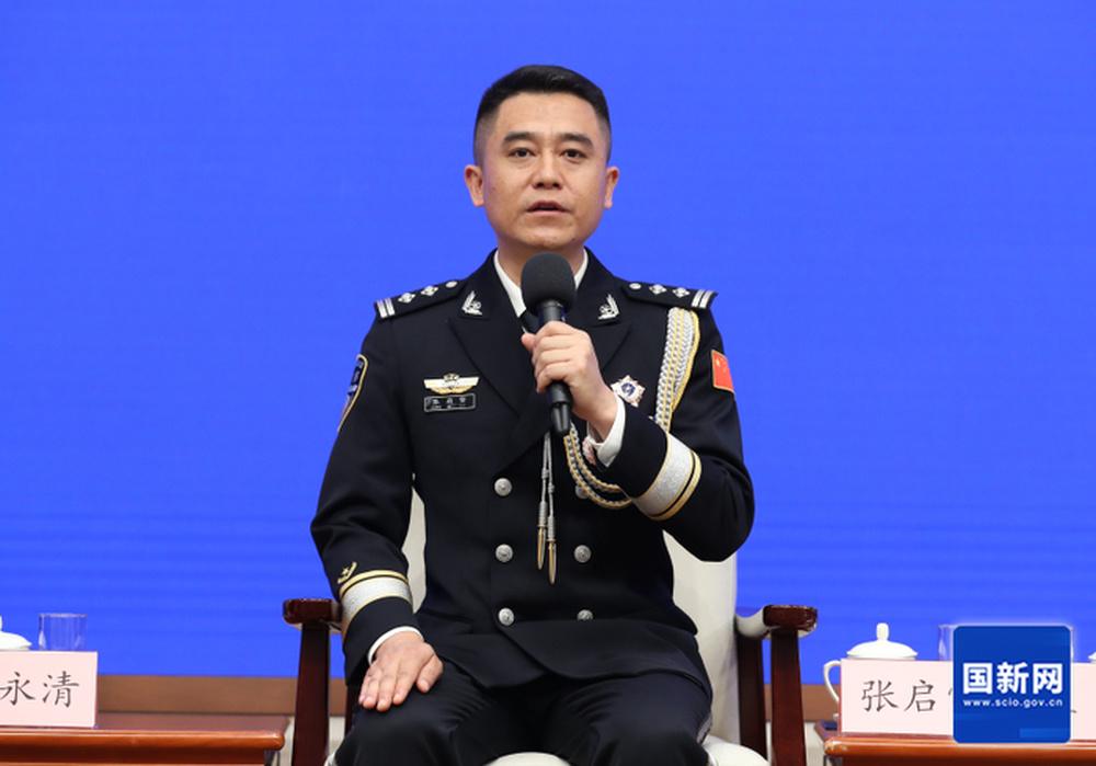 “在我们独龙江长眠着8位英烈，其中有4位至今没能寻回骸骨，在烈士陵园里只有衣冠冢