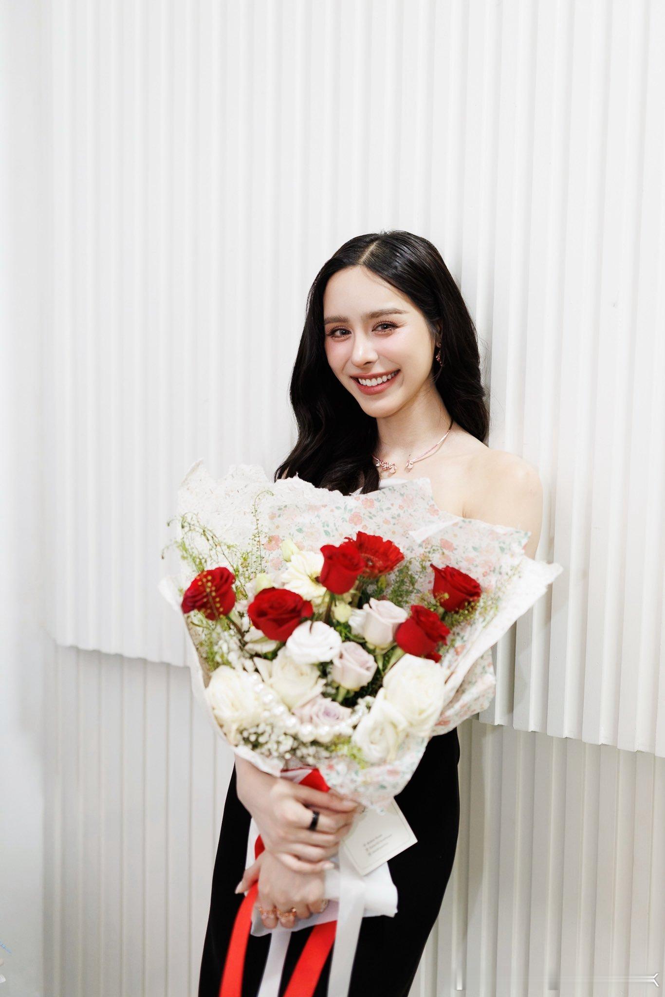 punpreedee 女鹅&个站IG更新！🌺＆🏆最与你相配！ 