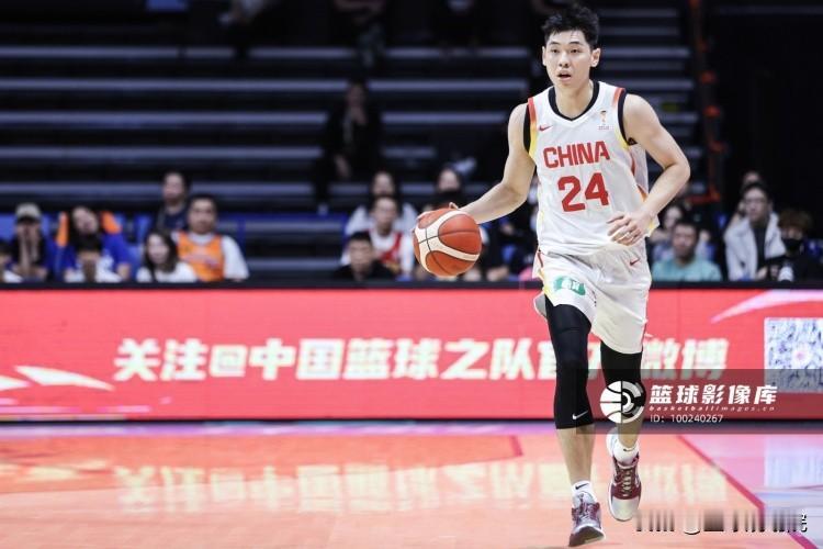 不知道大家发现没？中国男篮优势位置已然转变。

在中锋位置杨瀚森、后卫线赵继伟和