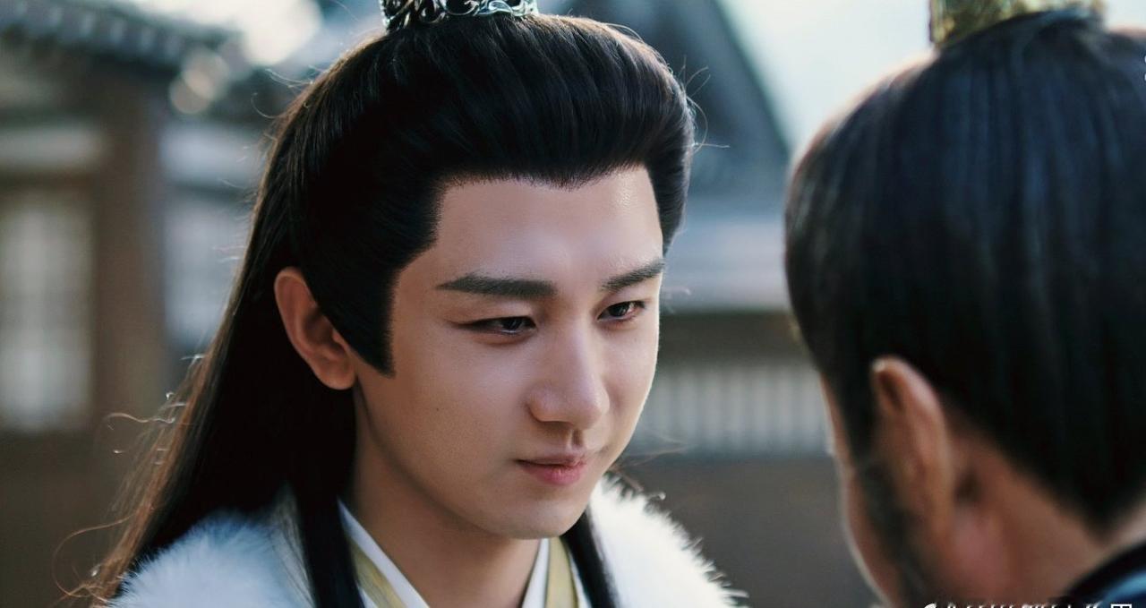 cy成毅刘奕君王劲松谁是幕后之人 

看成毅演戏像拆盲盒，每部作品都有新惊喜，用