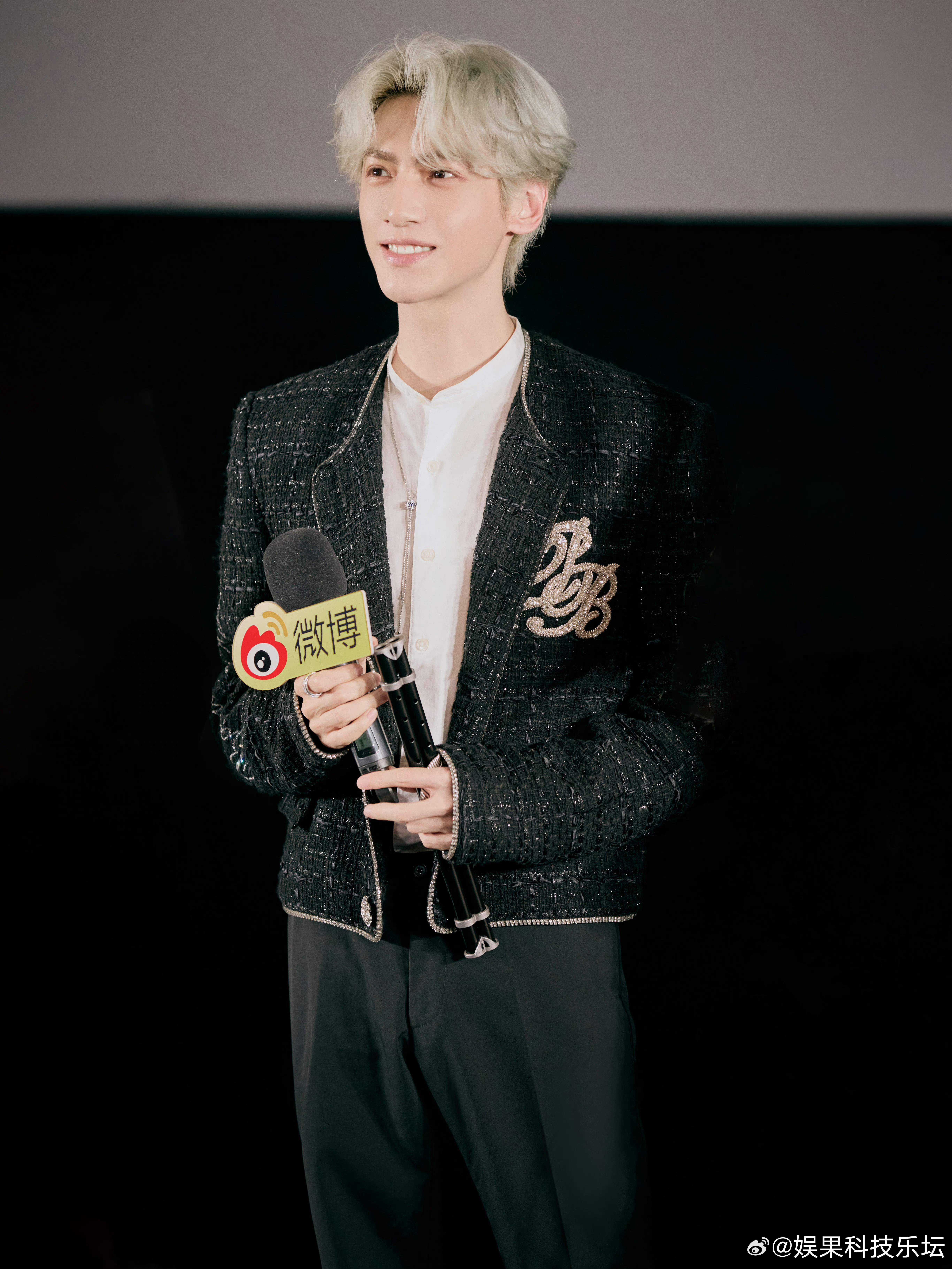 #罗云熙谈古装轻喜剧的挑战性# 罗云熙的古装轻喜剧《颜心记》，看他怎么在古装中融