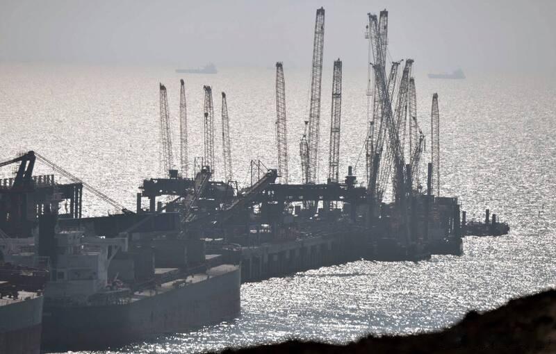 乌方不打民宅再打俄能源枢纽 达曼港遇袭起火海外新鲜事ai热点共创计划俄乌局势 乌