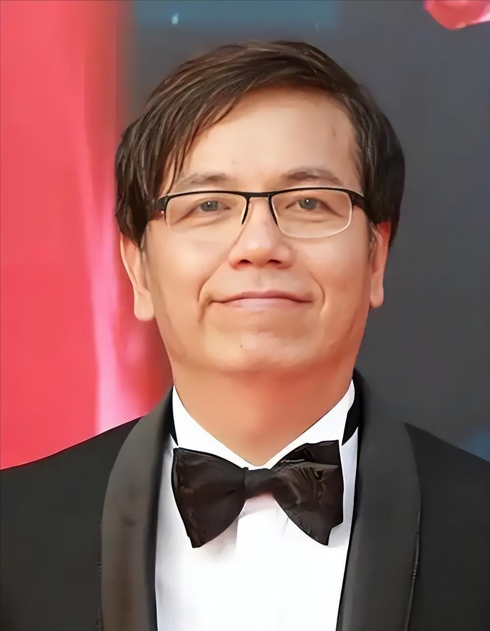 港圈有个不成文的规矩，

老一辈的港圈艺人，不管生前风光还是落魄，走到人生最后一
