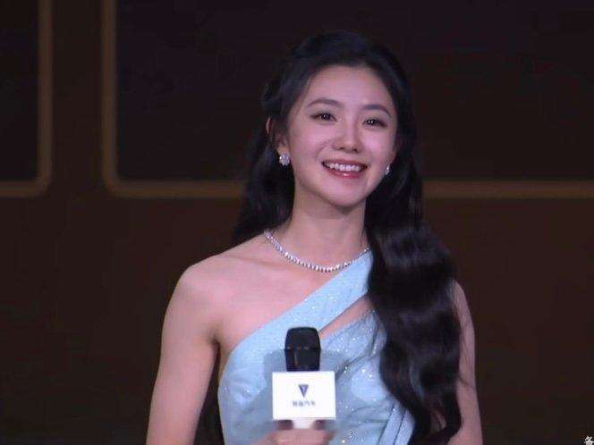 从不敢独自上路到从容驰骋， 说爱车是陪自己成长的靠谱伙伴。好看的外形让人越开越爱