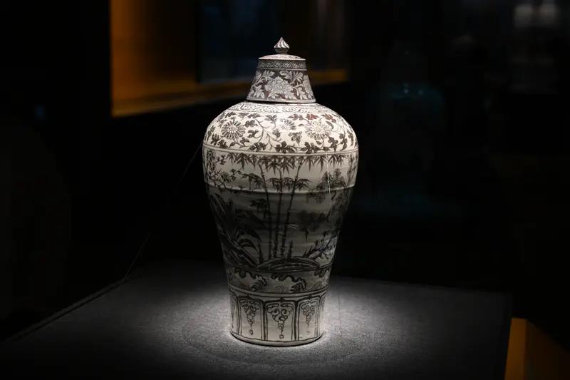 12月18日，苏州一幅1994年制的“观涛图瓷砖画”被评定为文物，这事儿可太让人