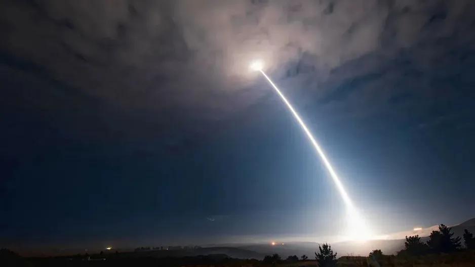 美国成功试射民兵III导弹，老牌核大国的核武神器依然遥遥领先。民兵III导弹最新