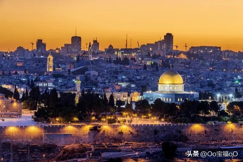 二战后的世界格局，那就是两极对峙的冷战格局。
二战结束后，美国和苏联成为了世界上