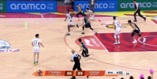 争点气，张皓嘉，关键球了。广东男篮vs北控男篮广东宏远