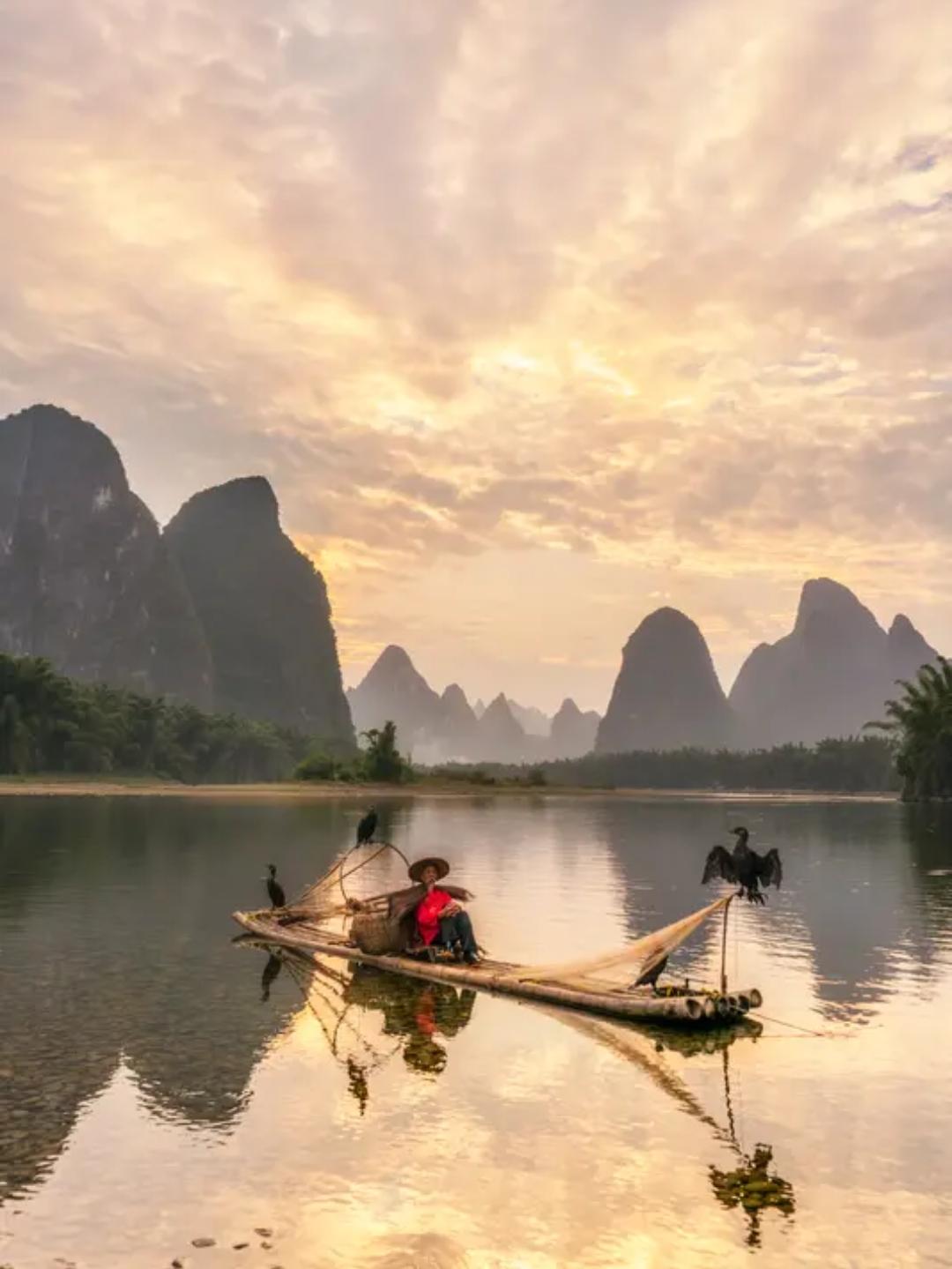 “老乡见老乡，两眼泪汪汪”，这句俗语太能体现中国人的家乡和亲人情节了。在异国他乡