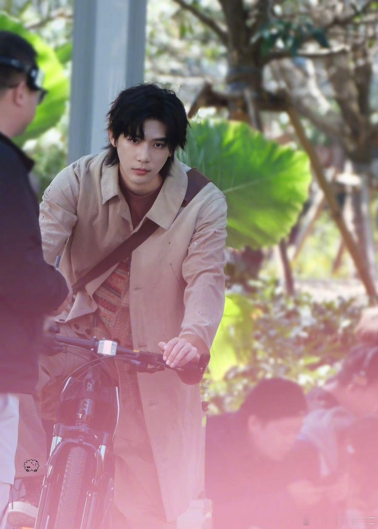 王安宇长发好帅长得帅什么发型都可以～ 