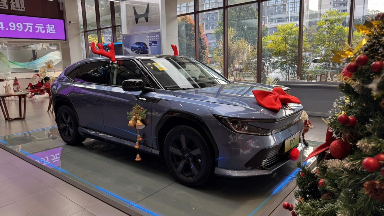 如果它早早是卖15万，那么绝对卖爆！
90度电池、200kW后驱电机、400V