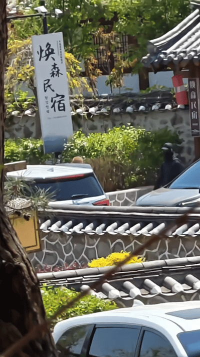 鹿晗五哈寸头首个路透鹿晗寸头远看好像猕猴桃哈哈哈哈哈 五哈路透，鹿晗寸头出镜！远
