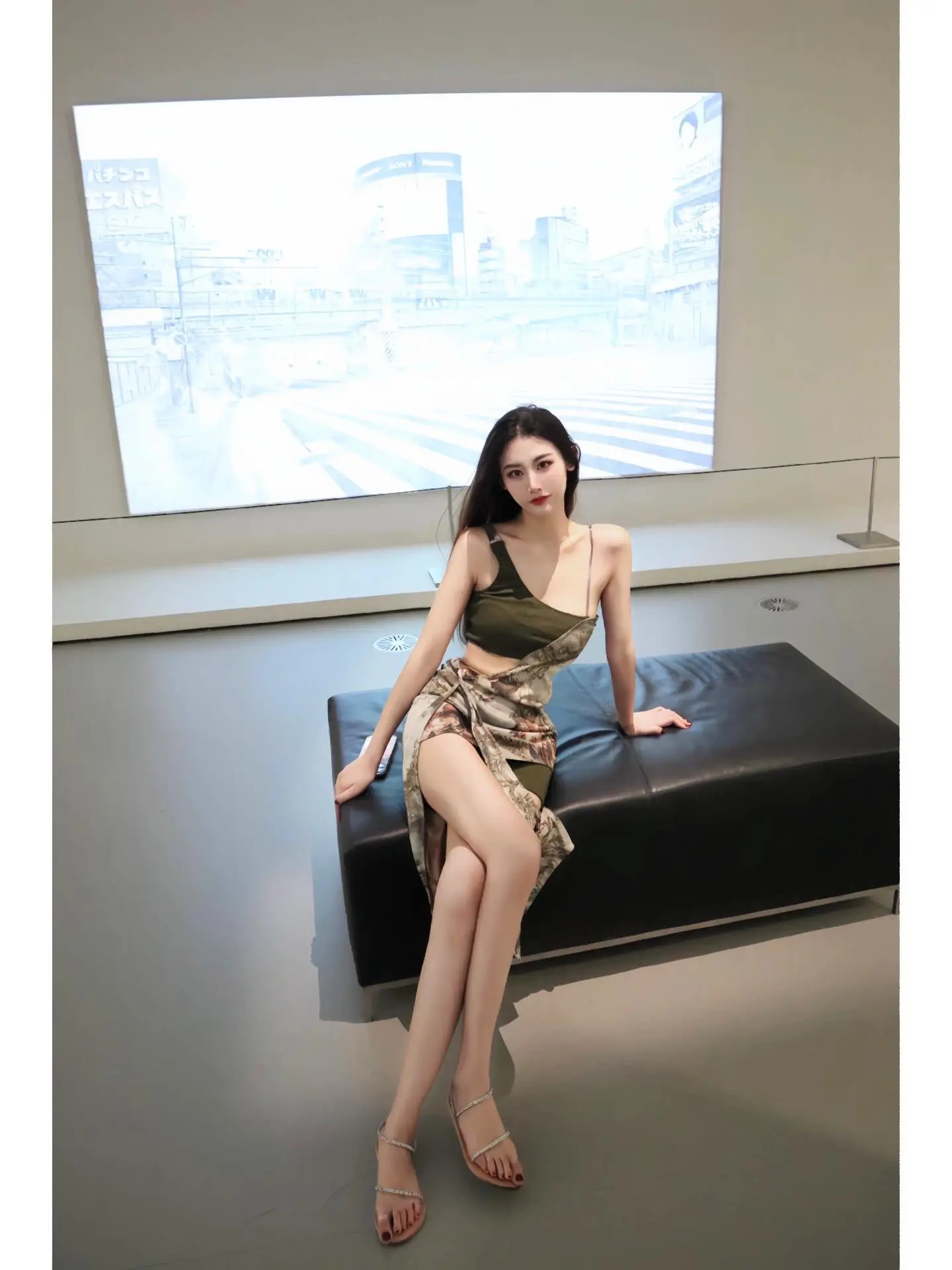 花太多的时间去思考 到最后又是虚无 倒不如什么都不想沉浸在艺术里