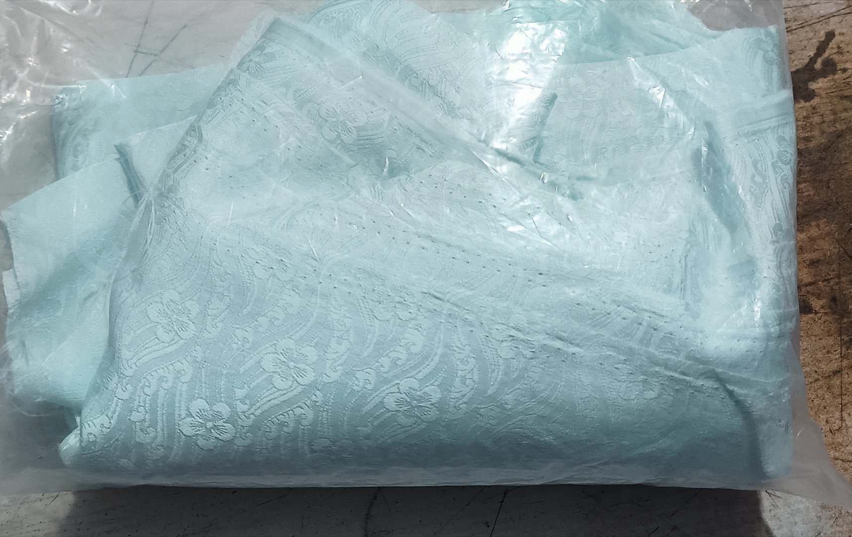 我愿称之为👻打墙了这个色，我不行了，纠结好几天了，后来还是用它做宋，我真的有好