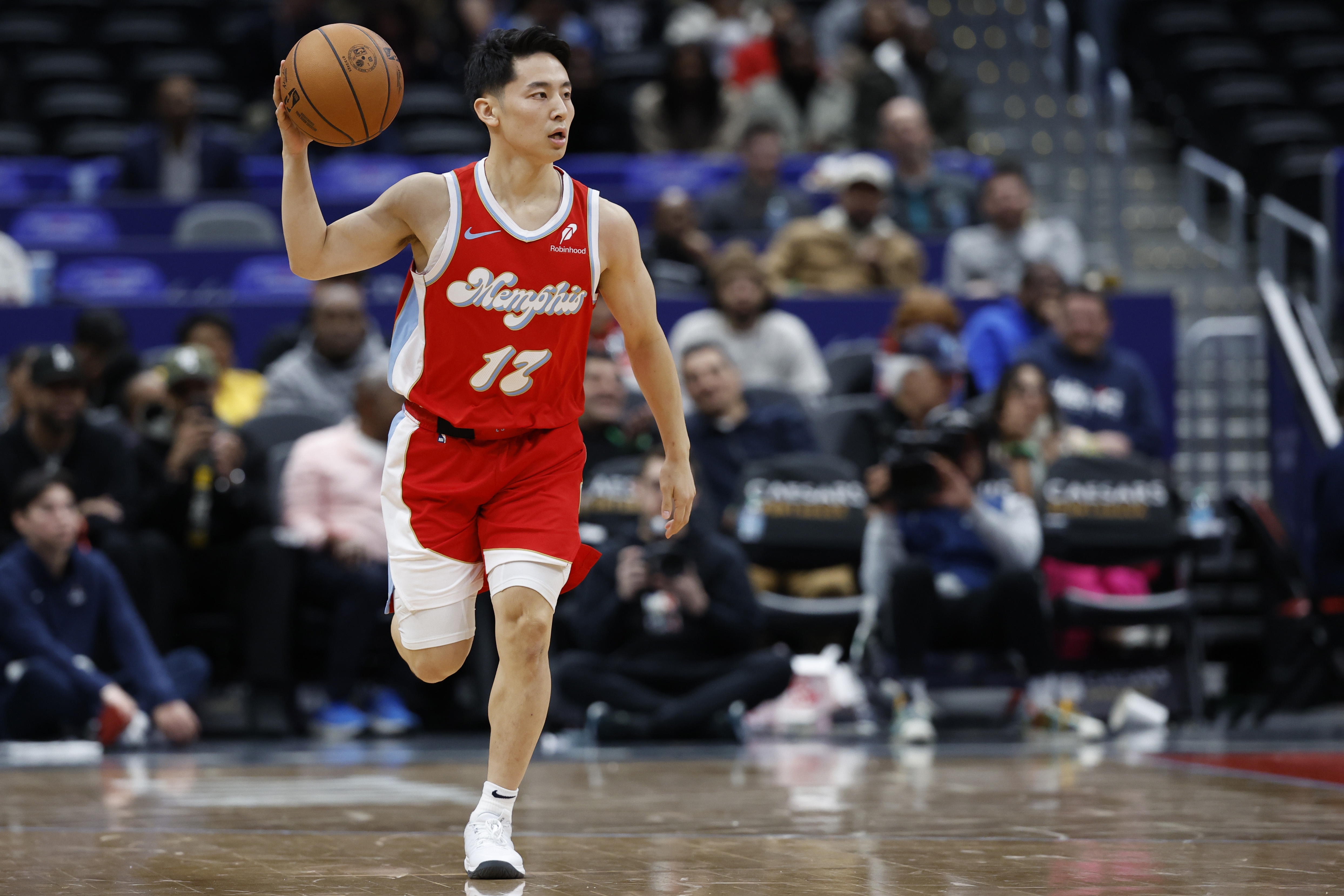 河村永辉10分3助  机会是留给有准备的人！河村勇辉NBA生涯得分首次上双！灰熊