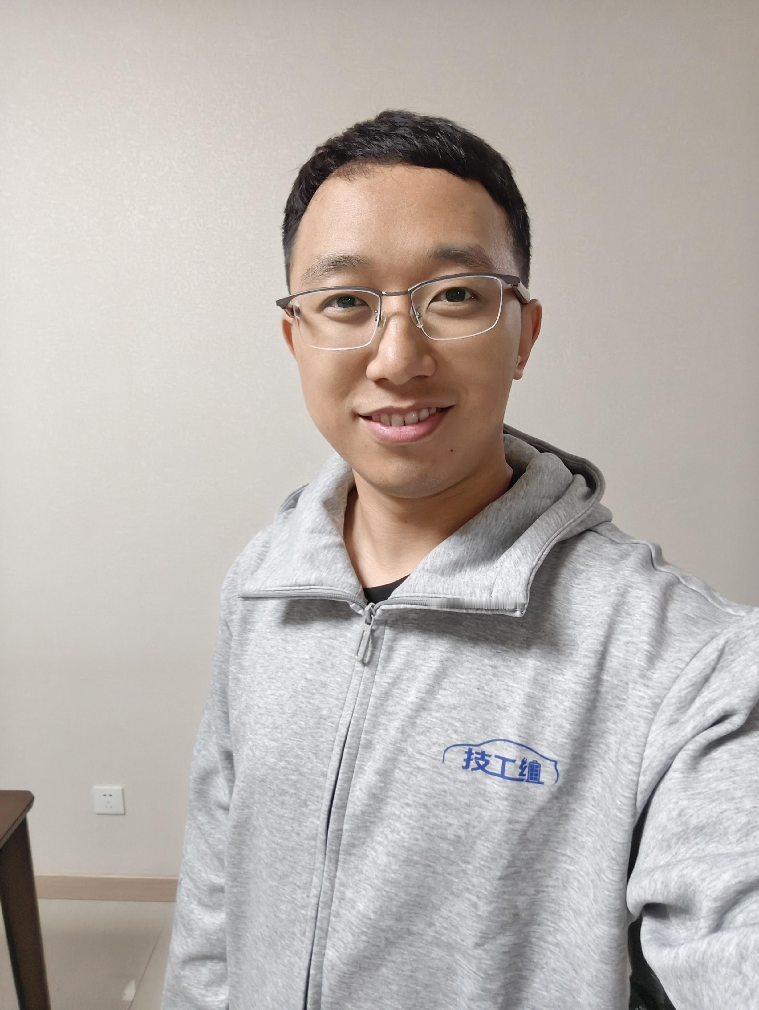 技工组的工服到了