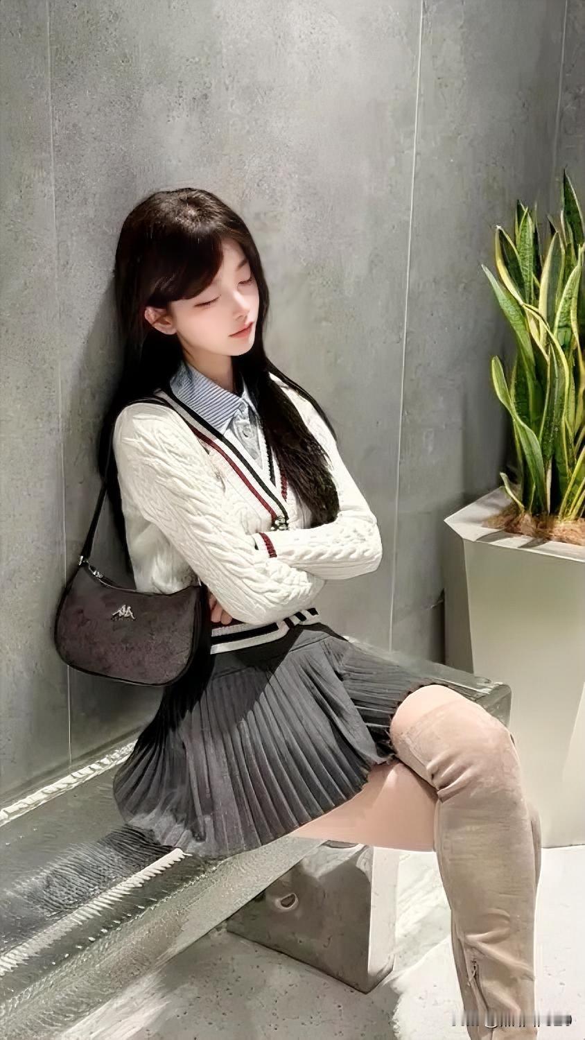 周五早间快讯：出差取消，周末复活🎉

一睁眼看到领导消息
心跳加速——
“明天