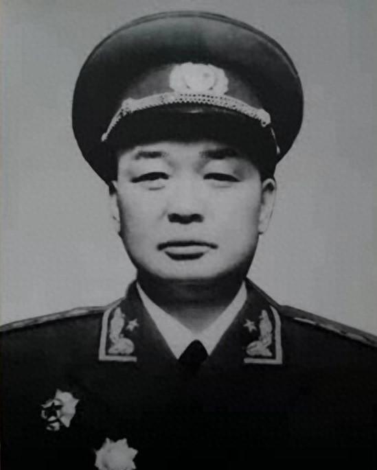 1955年授衔时毛主席特批地方高官获上将，这位上将晚年遗憾终老家中却神秘离世，这