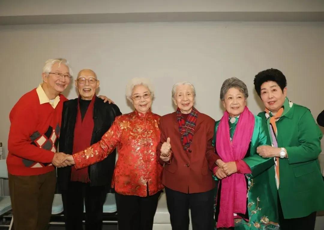 96岁的田华，90岁的张勇手、陶玉玲一起参加“百花迎春”晚会