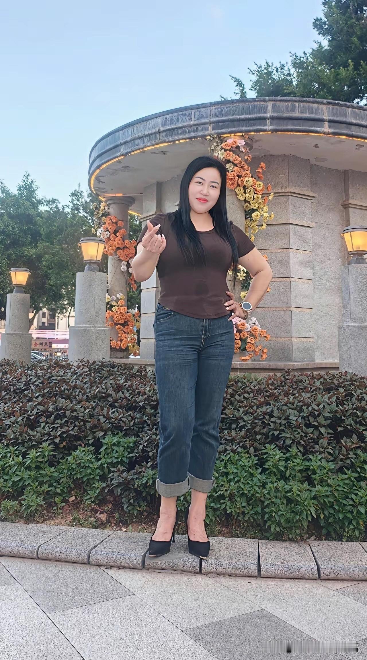 人到了50岁以后
三样事不能干

第一，不能天天老想着赚大钱
第二，不能老吃保健