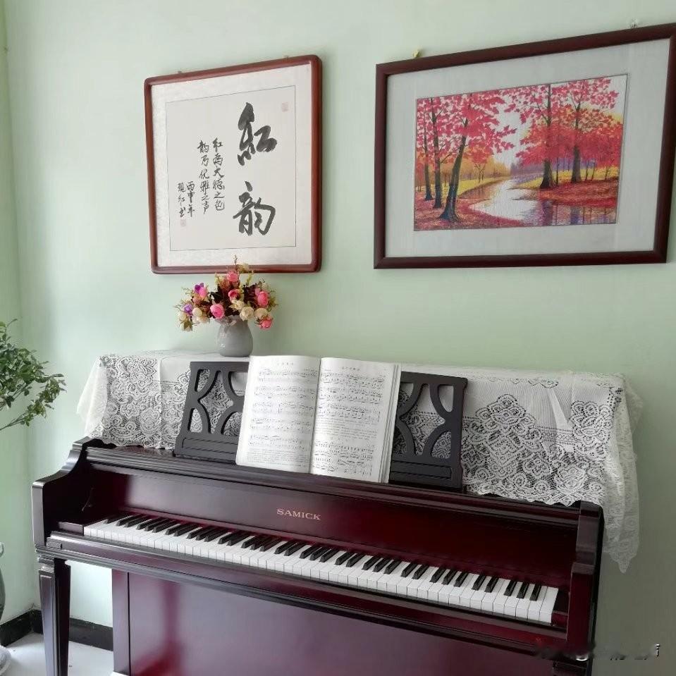 老年人零基础学钢琴现实吗?
完全可以。老年人学钢琴的核心是兴趣驱动和享受过程，而
