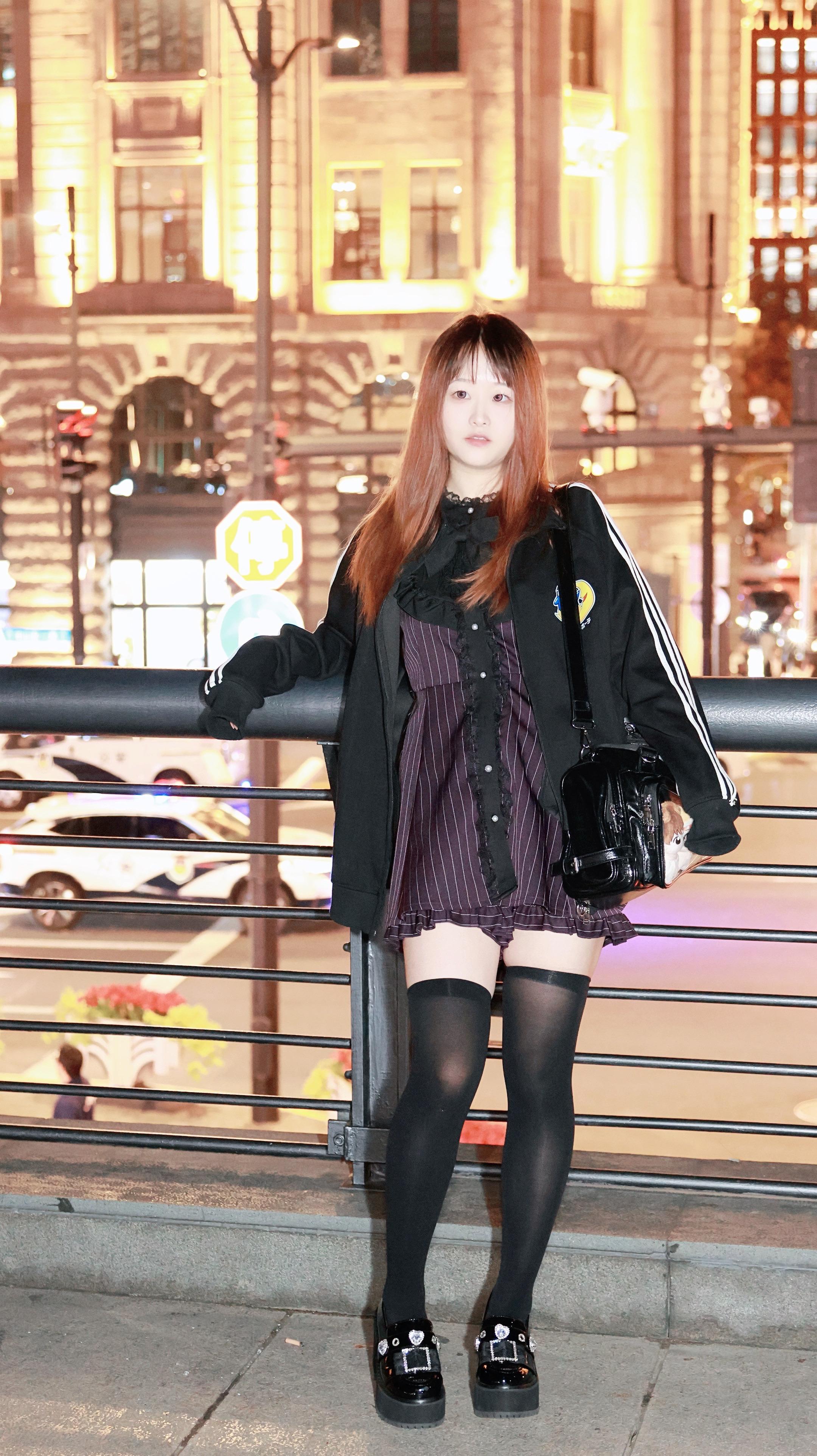 拍照姿势 街拍小姐姐穿搭 夜景人像 街拍时尚穿搭 辣妹穿搭