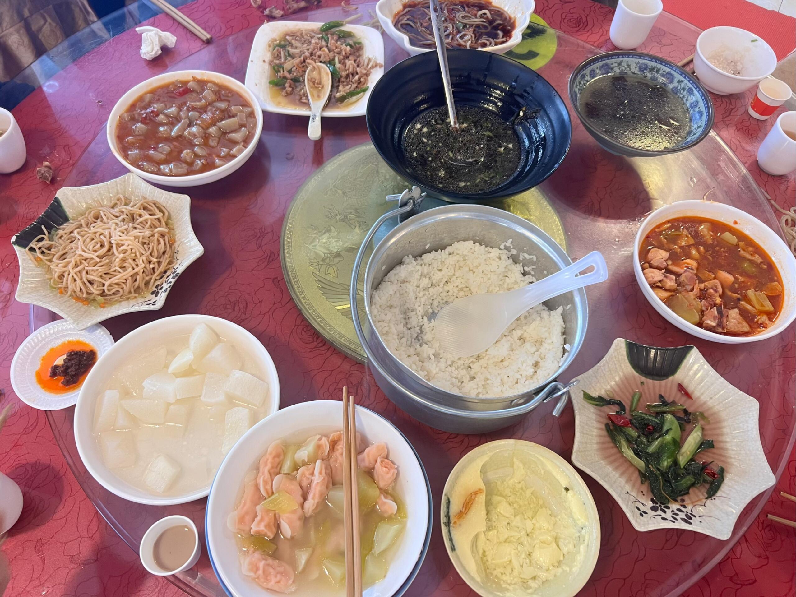 旅行社为啥不受欢迎了行程赶路打卡，早起集合，一天跑五六个景点，每个地方只停留十几
