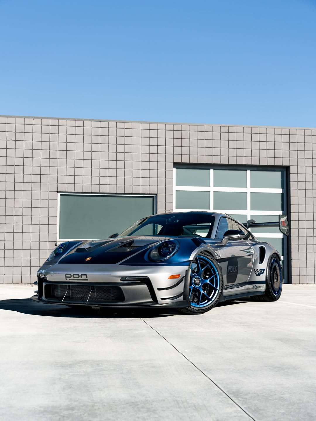 保时捷 Manthey Racing 992 GT3 RS ，非常炸裂的套件 