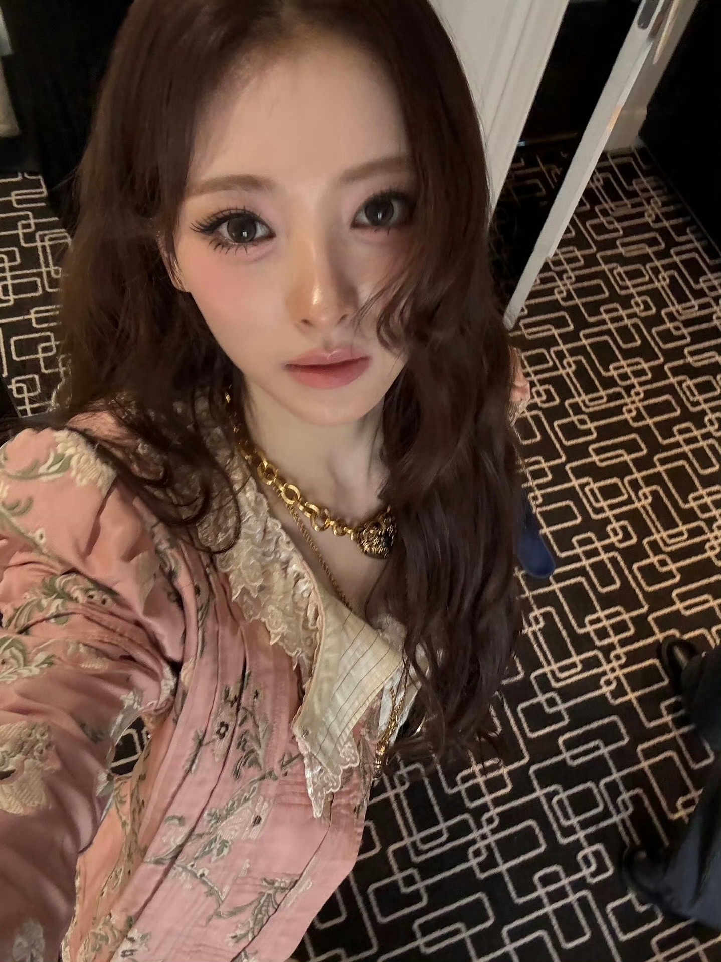 【田中杏奈】自拍很美 但惜败g社生图·miumiu巴黎时装周 ​​​