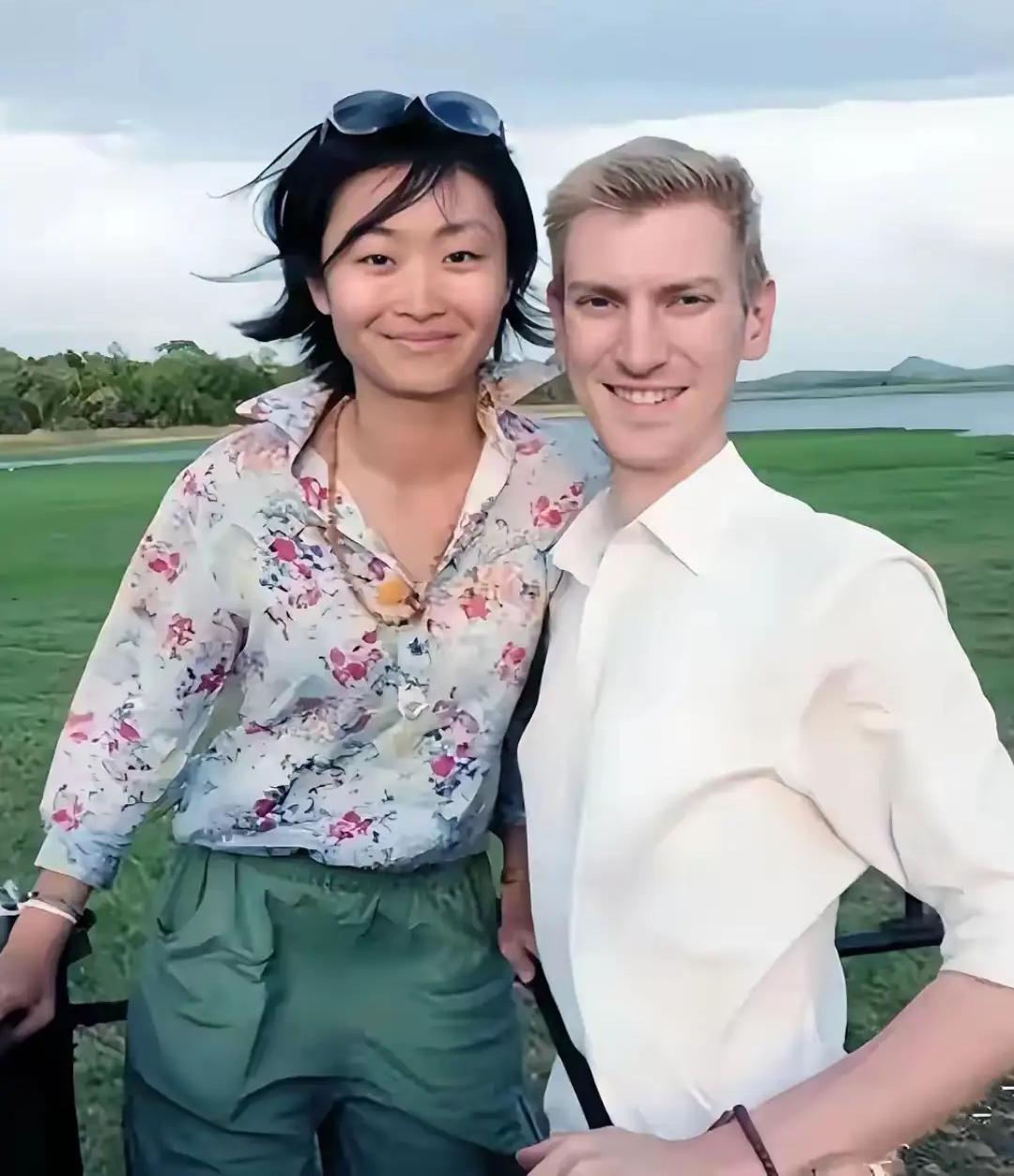 敬一丹走了，和她女儿王尔晴一样难过的还有她这个苏格兰洋女婿！因为如果不是她当年的