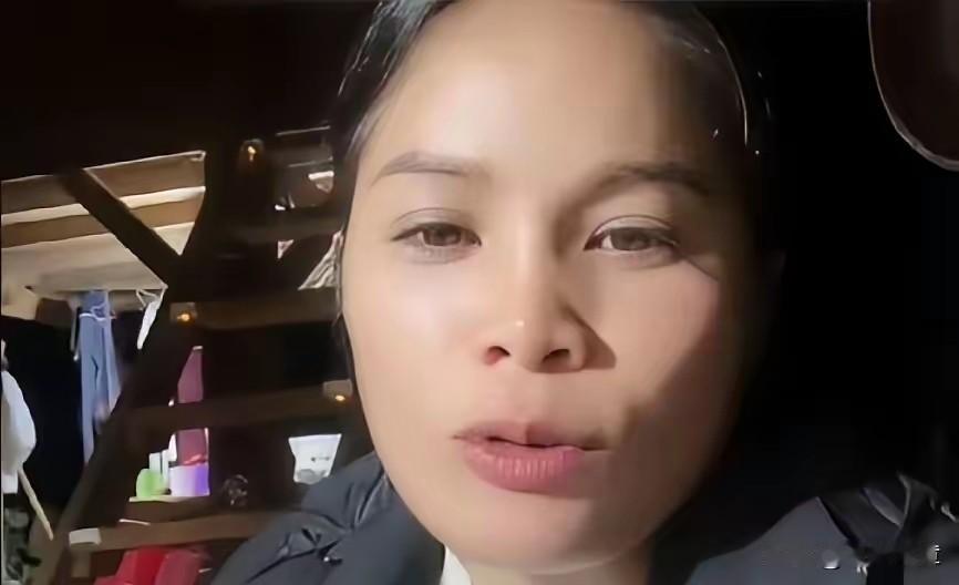 网红CP散了房子也卖了她当初为啥非要去老挝啊

当年阿彪和小依那个劲头啊，大家都