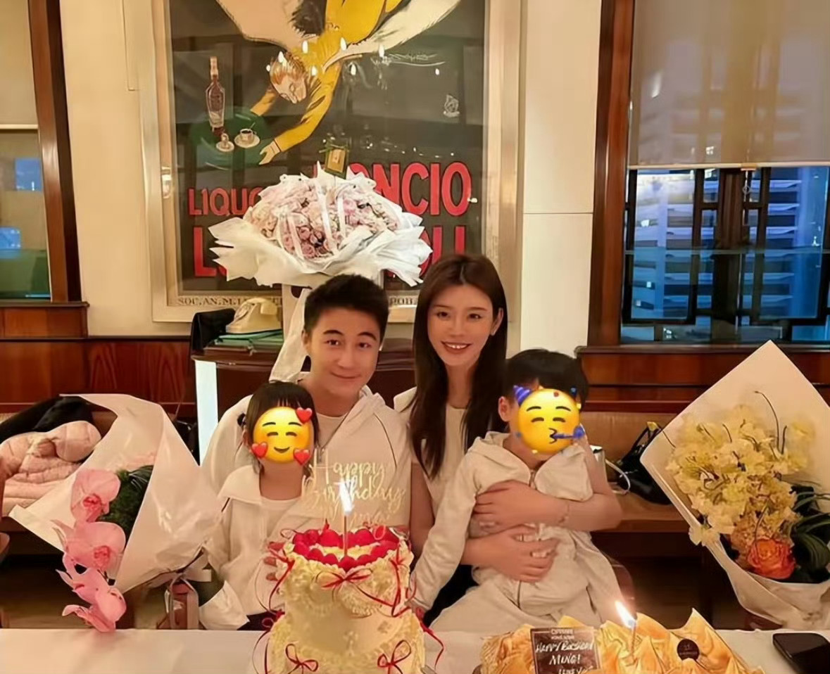 奚梦瑶儿女一淡一浓儿女双全真的好幸福呀，一儿一女，一家四口 ​​​